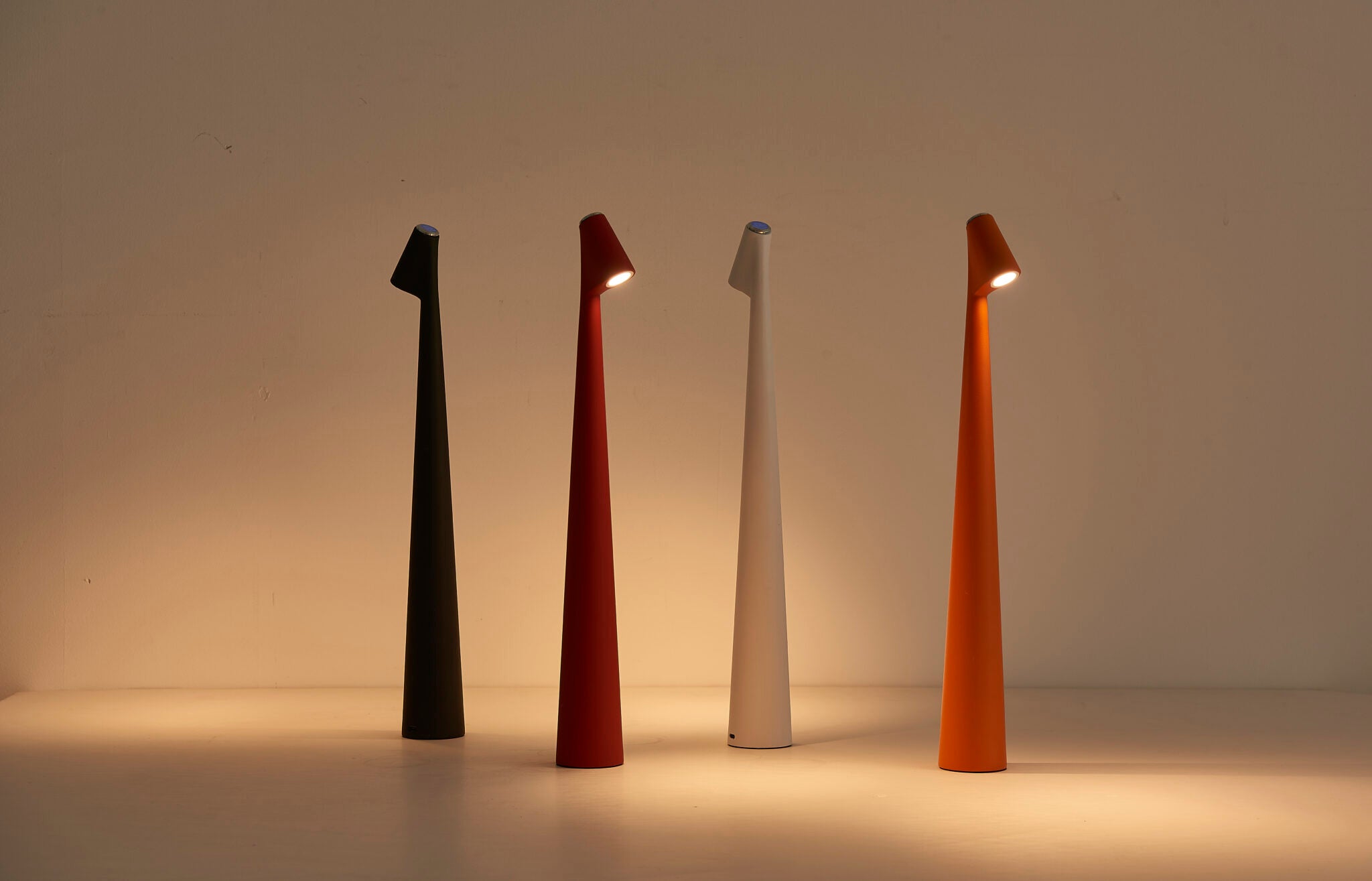 NordicNova Kabellose LED-Leselampe Minimalistische Tischleuchte