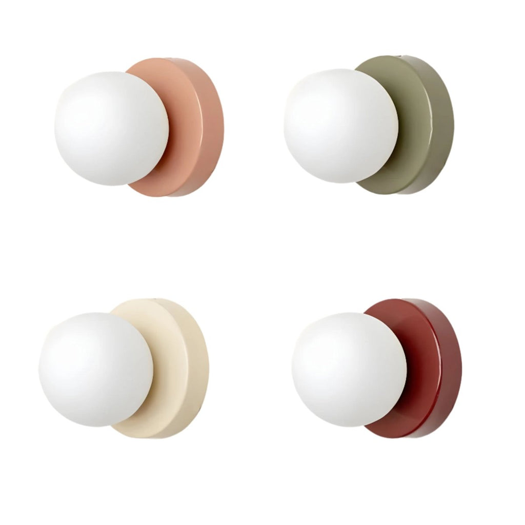 Aplique de pared LED con globo de vidrio nórdico y base metálica minimalista