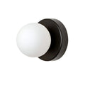 Aplique de pared LED con globo de vidrio nórdico y base metálica minimalista