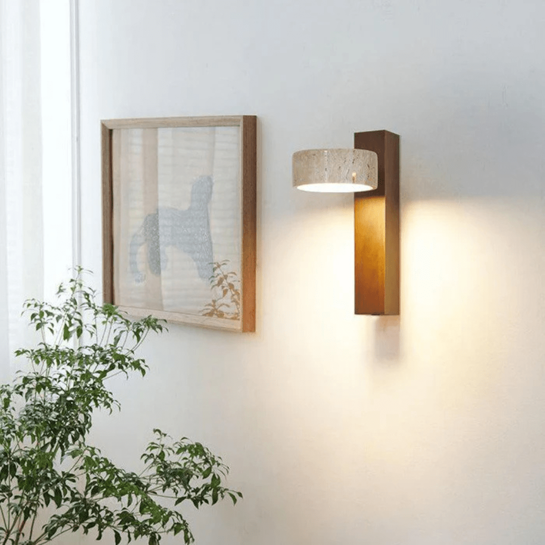 Aplique de pared LED de una luz con acabado en travertino y madera