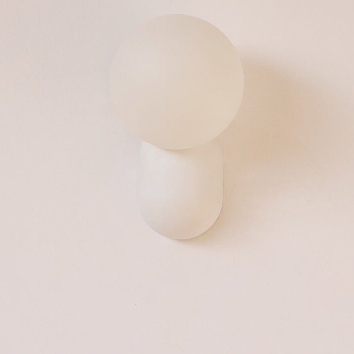 Aplique de pared moderno con globo de vidrio y una luz para iluminación del hogar