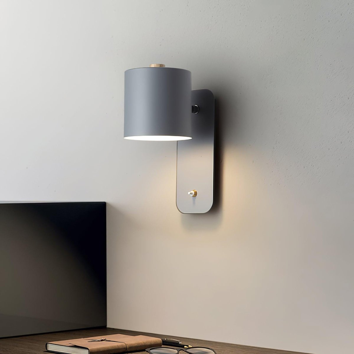 Applique da parete con testa rotante e LED cilindrico per illuminazione murale