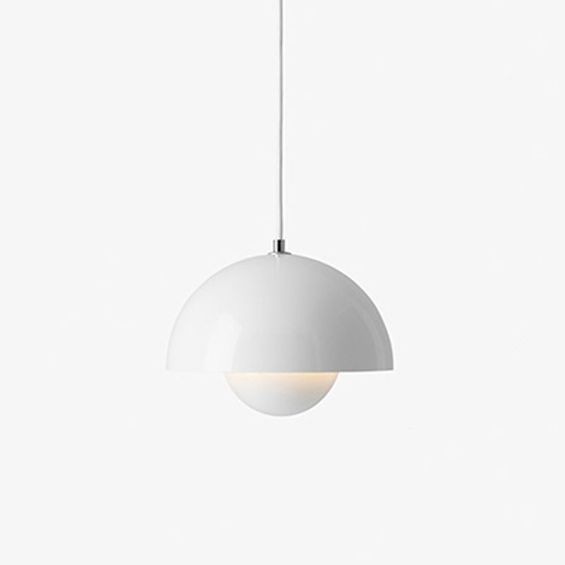 Geometrisk pendellampe i smijern, én lyskilde, moderne for moderne hjem