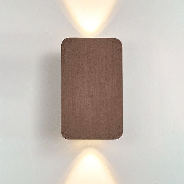 Minimalistyczna lampa ścienna LED z dwoma źródłami światła i prostokątnym panelem szklanym