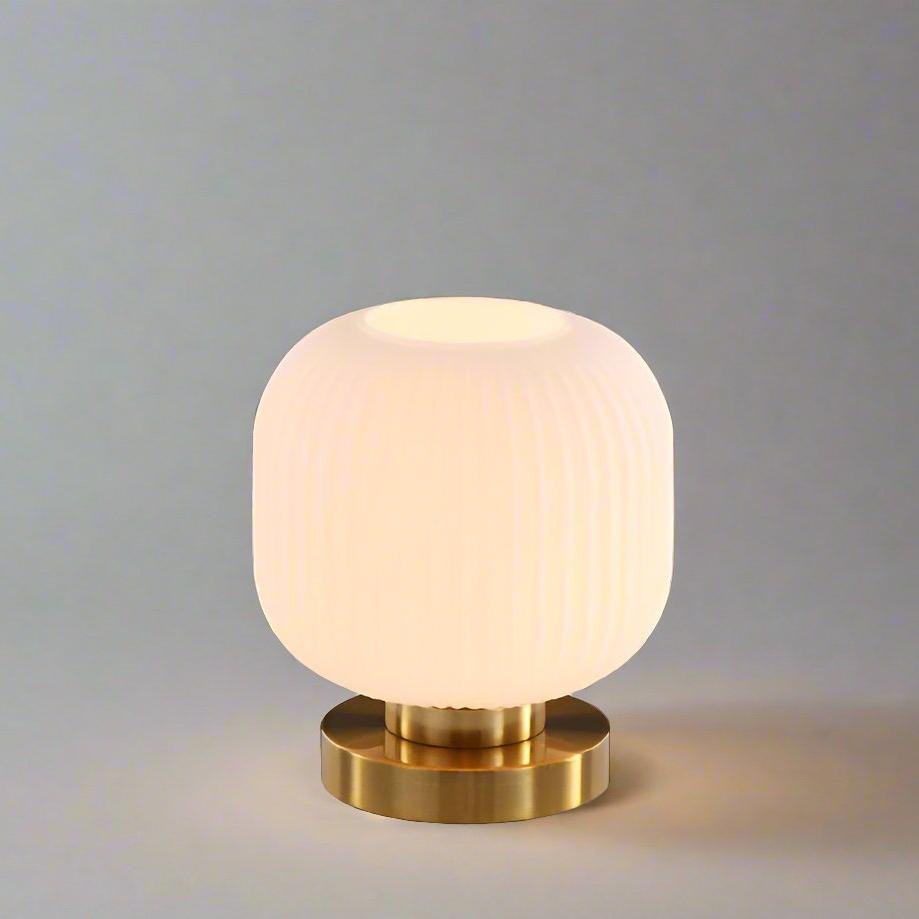 Aurelia Nordisk Amber Bordlampe for Soverom eller Stue
