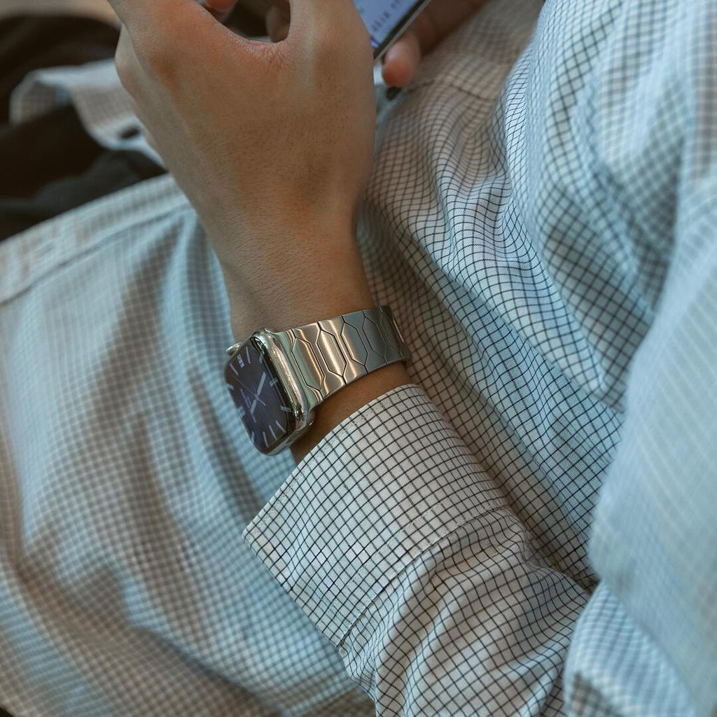 Apple Watch metalrem med diskret luksusstil til formelle lejligheder