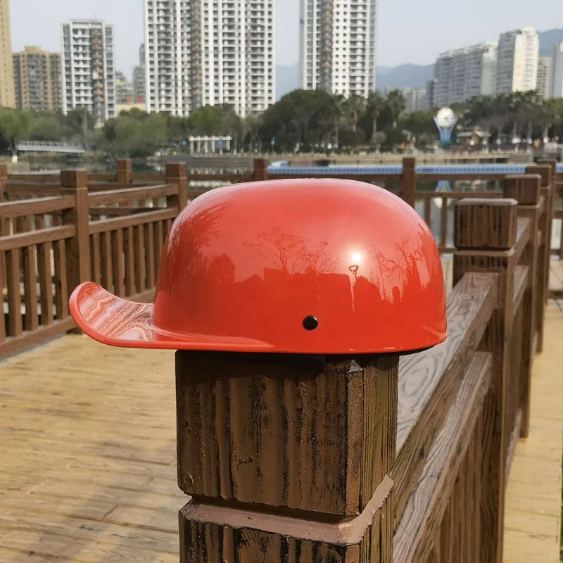 Kask motocyklowy w stylu czapki z daszkiem - zatwierdzony przez DOT