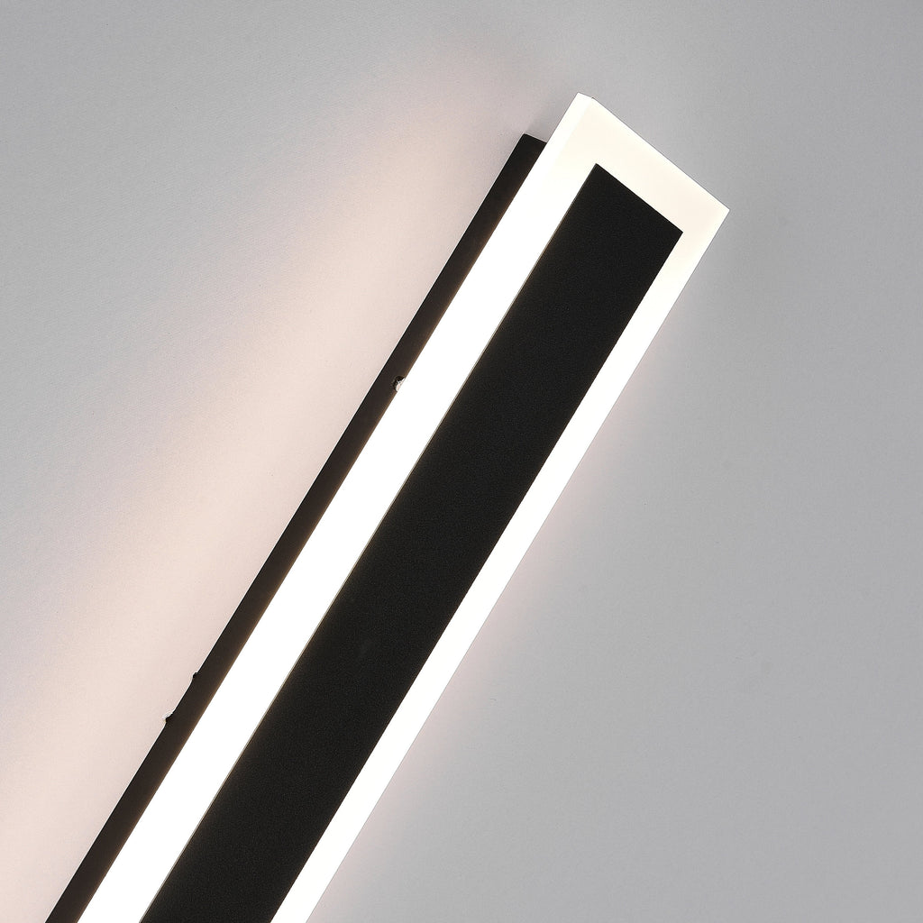 Elora Linear Exterior Wall Light | Orntli