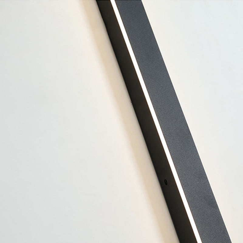 Elara | Linear Outdoor Wall Light | Orntli