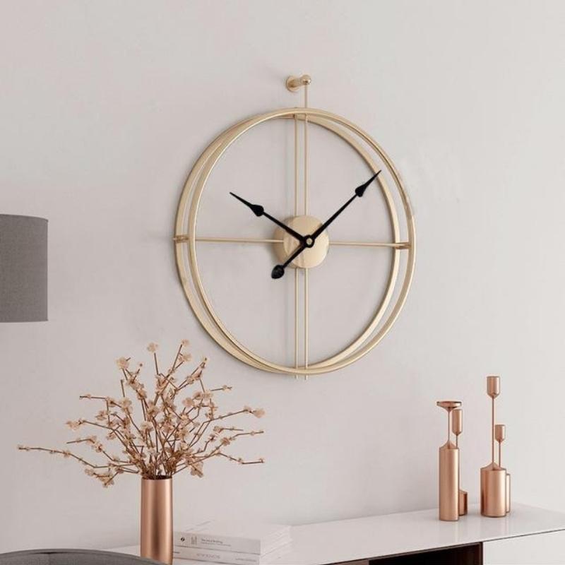 Velké zlaté minimalistické kovové nástěnné hodiny
