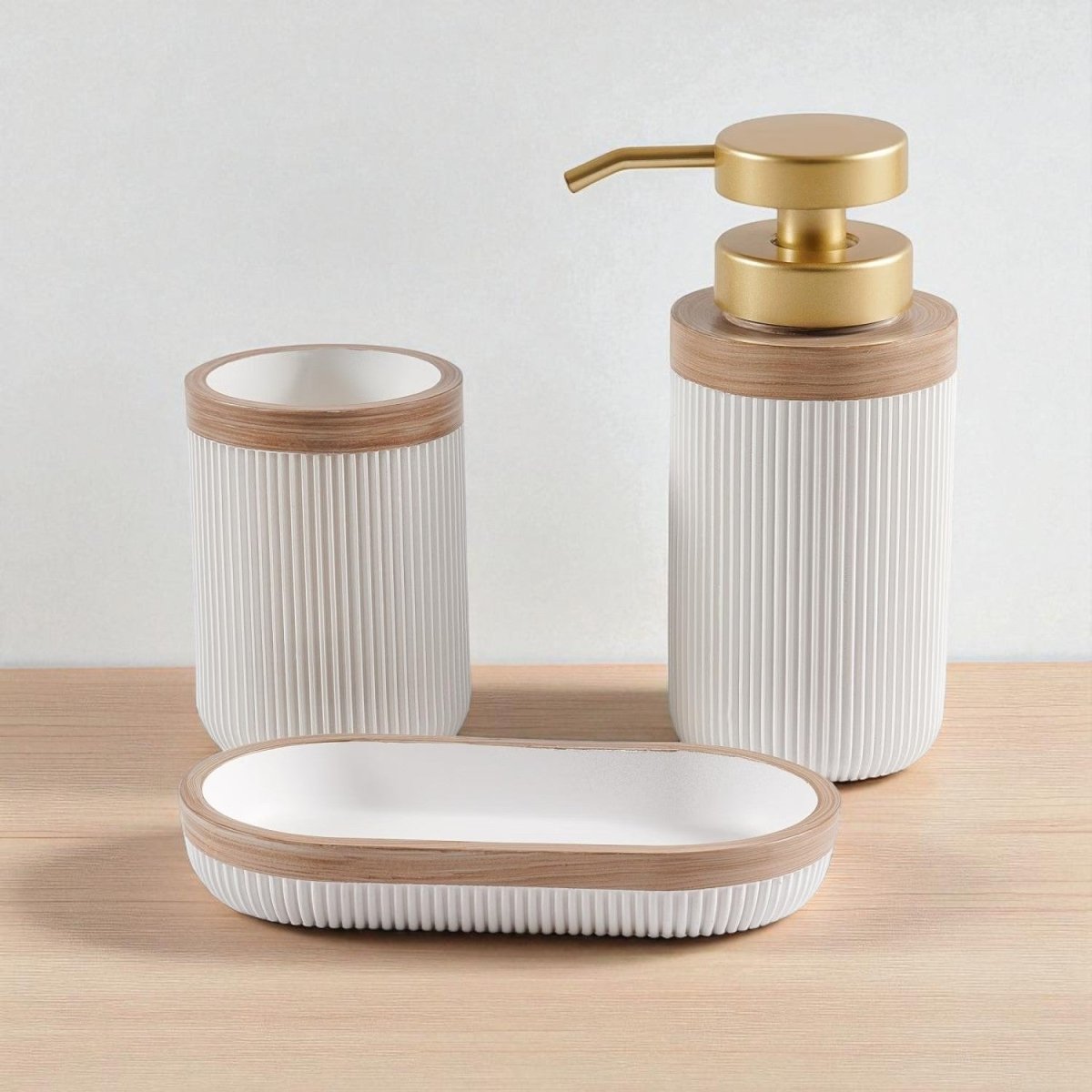 Ceravia Weißes Badezimmer-Set mit Seifenschale, Spender und Becher