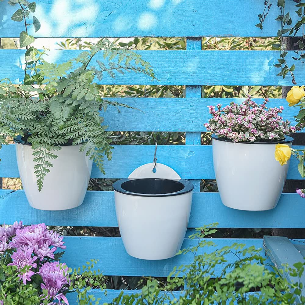 VerdantWall lodret selvvandende blomsterpotte til små rum med nem vedligeholdelse
