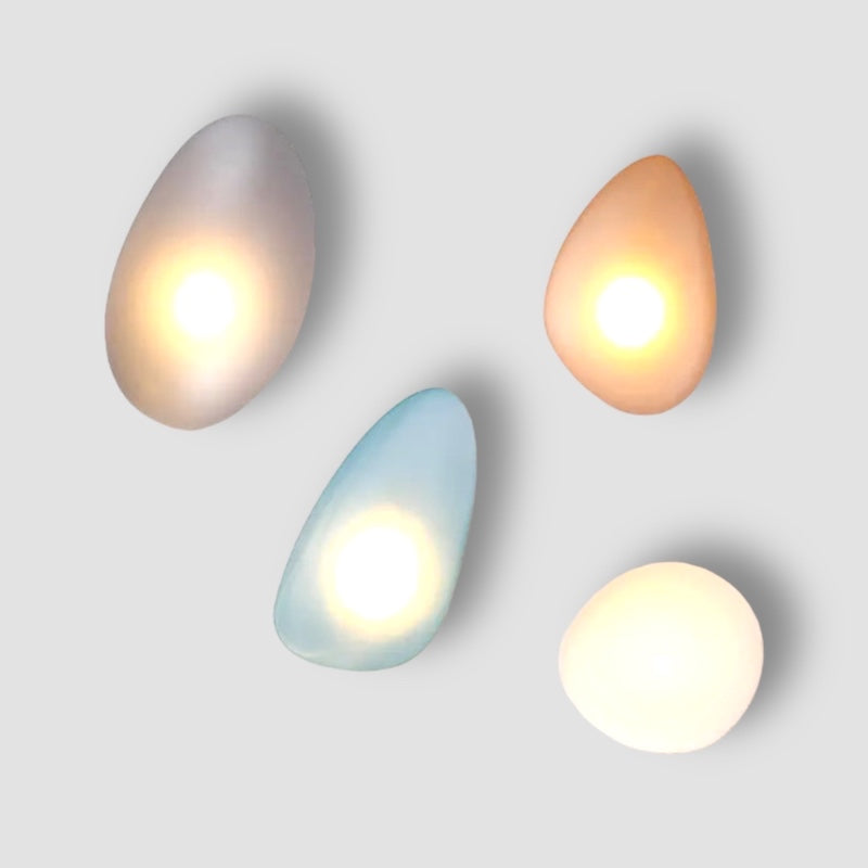 Lirena Farget Glass Vegglampe med Akryl Detaljer