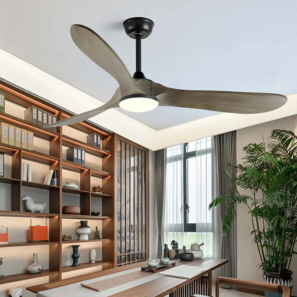 Nordischer Deckenventilator aus Massivholz mit Licht - Orntli