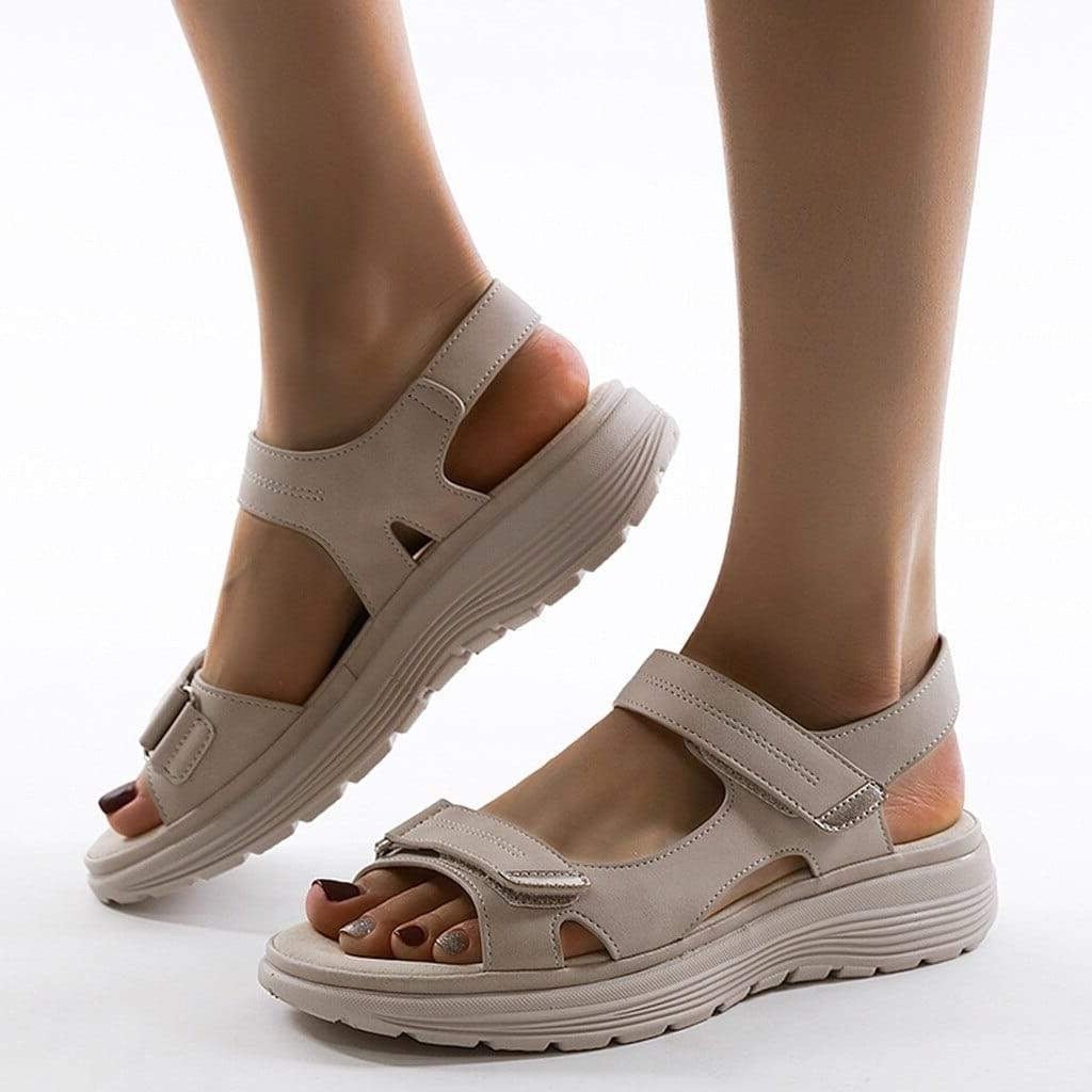 Bequeme Sandalen zum Gehen mit Fußgewölbestütze und verstellbarer Passform