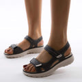 Bequeme Sandalen zum Gehen mit Fußgewölbestütze und verstellbarer Passform