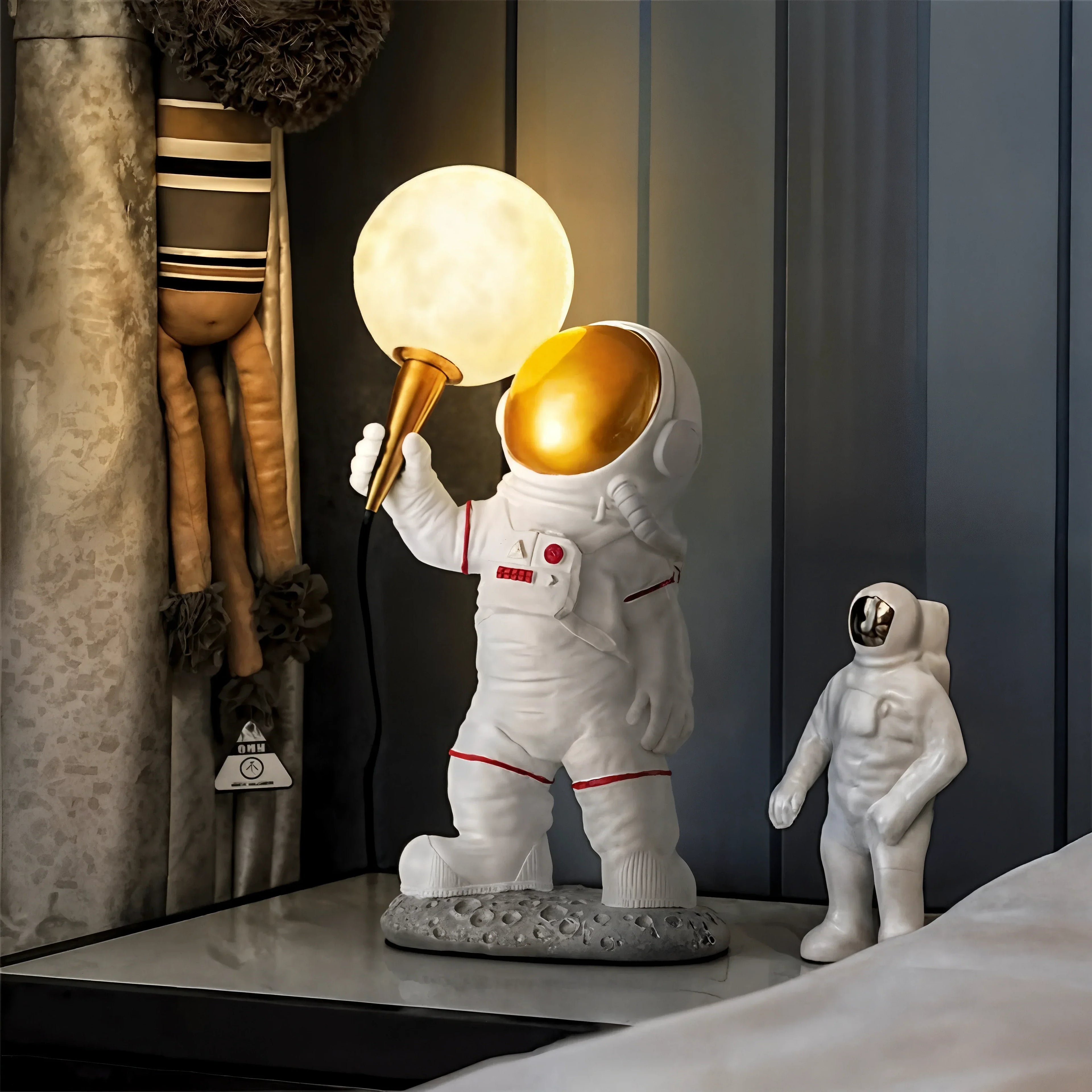 Astronaut LED Tischlampe für das Kinderzimmer, dekorativer Nachttischakzent