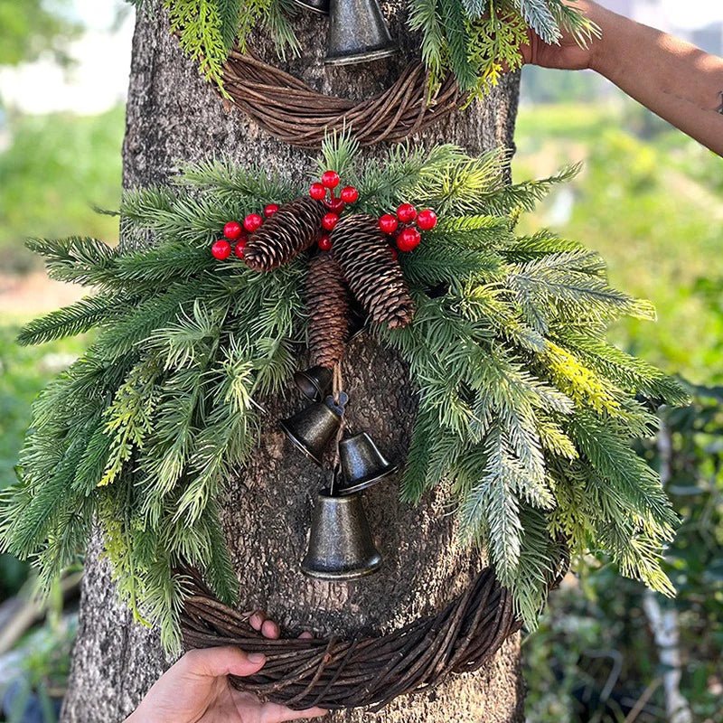 Coroniță de Crăciun Boho Hearth Haven cu clopoței naturali și accente din lemn pentru decor boho