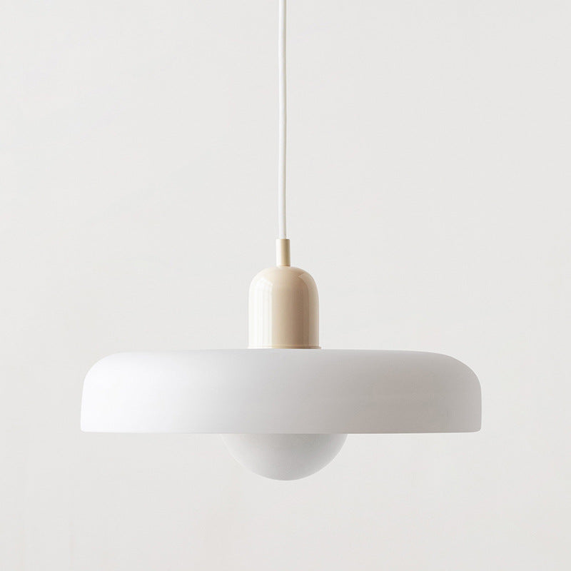 Lampa wisząca Korbel Bauhaus ze szkła w białym kolorze, nowoczesna elegancja