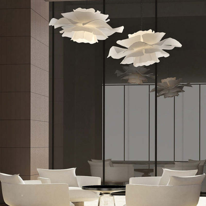 Lampa wisząca Liora Bloom z metalu i akrylu, kwiatowy wzór