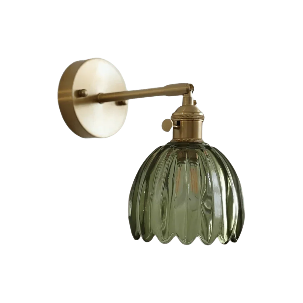 Wandleuchte mit einer Birne, Messing-Finish und Tulpen-Glas