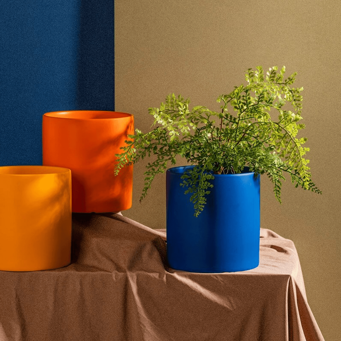 Tidløs keramisk blomsterpotte med underskål til planteelskere fra Verdanta
