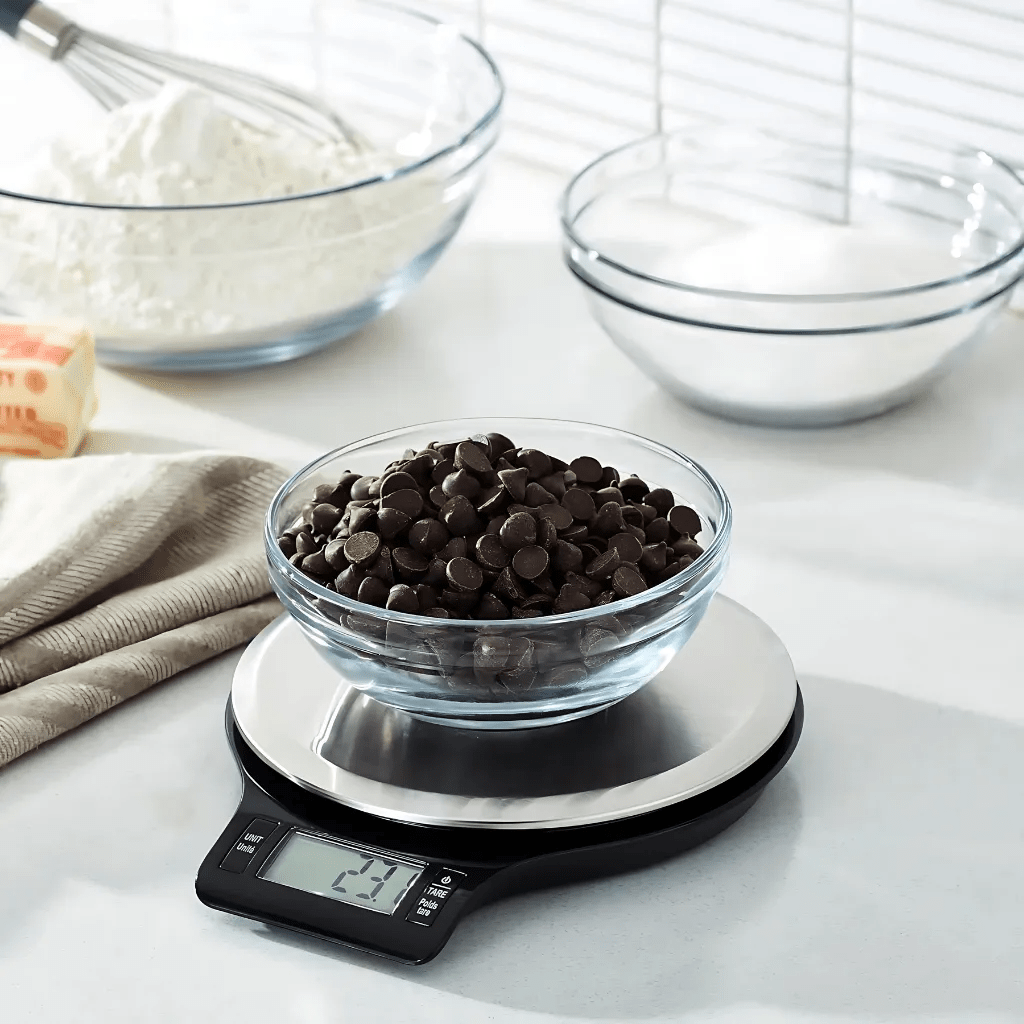 ChefNova Precise Digital Kitchen Scale With Clear LCD Panel For Home Cooks