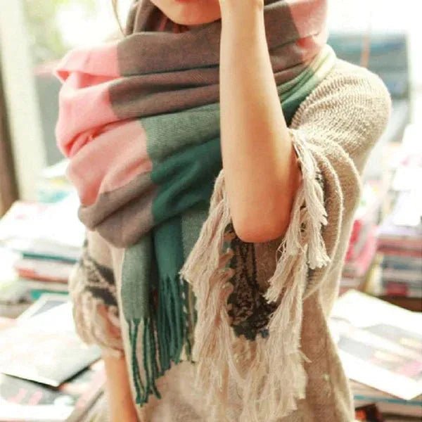 NovaWeave Soft Diamond Pattern Scarf For Timeless Style And Warm Elegance