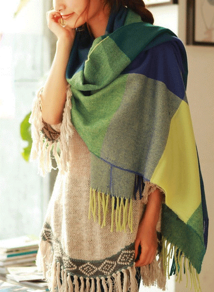 NovaWeave Soft Diamond Pattern Scarf For Timeless Style And Warm Elegance