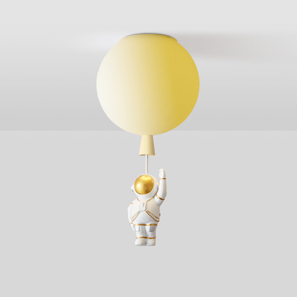 Taklampe med astronautdetaljer | Myk måneinspirert glød