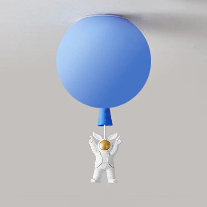 Taklampe med astronautdetaljer | Myk måneinspirert glød