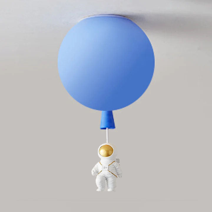Taklampe med astronautdetaljer | Myk måneinspirert glød