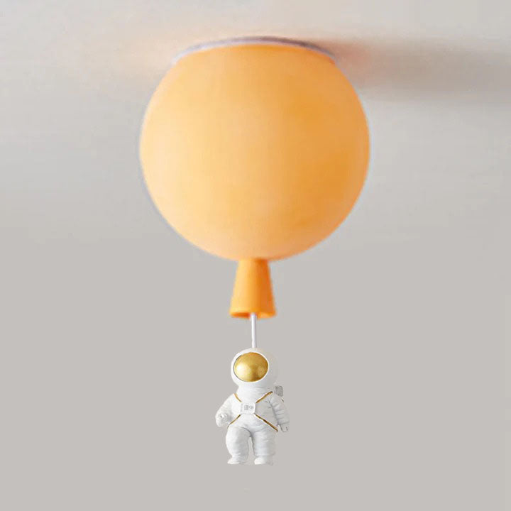 Taklampe med astronautdetaljer | Myk måneinspirert glød