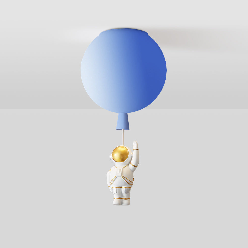 Taklampe med astronautdetaljer | Myk måneinspirert glød