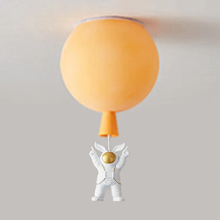 Taklampe med astronautdetaljer | Myk måneinspirert glød