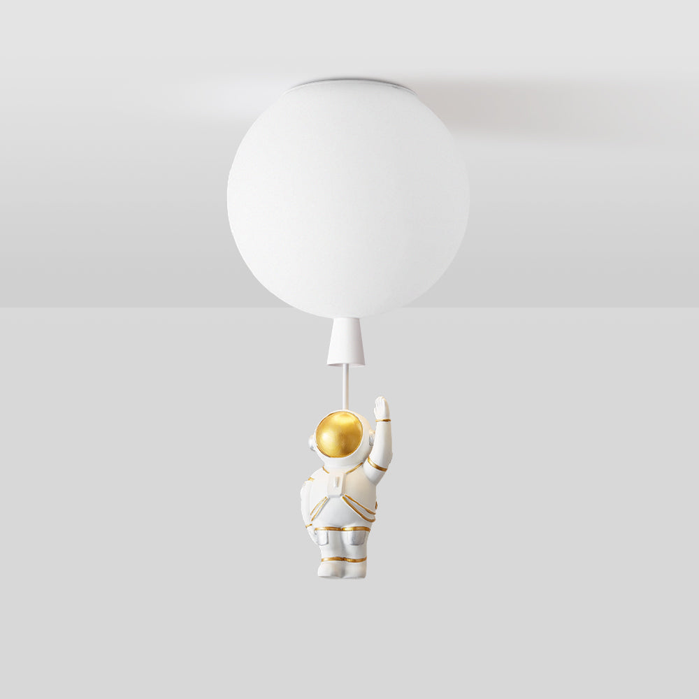 Taklampe med astronautdetaljer | Myk måneinspirert glød