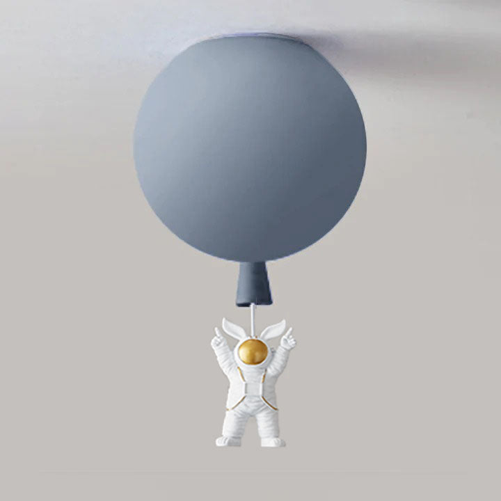 Taklampe med astronautdetaljer | Myk måneinspirert glød