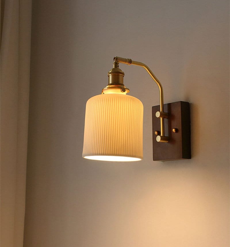 Astrael Vintage Keramisk LED Vegglampe med Valnøttre