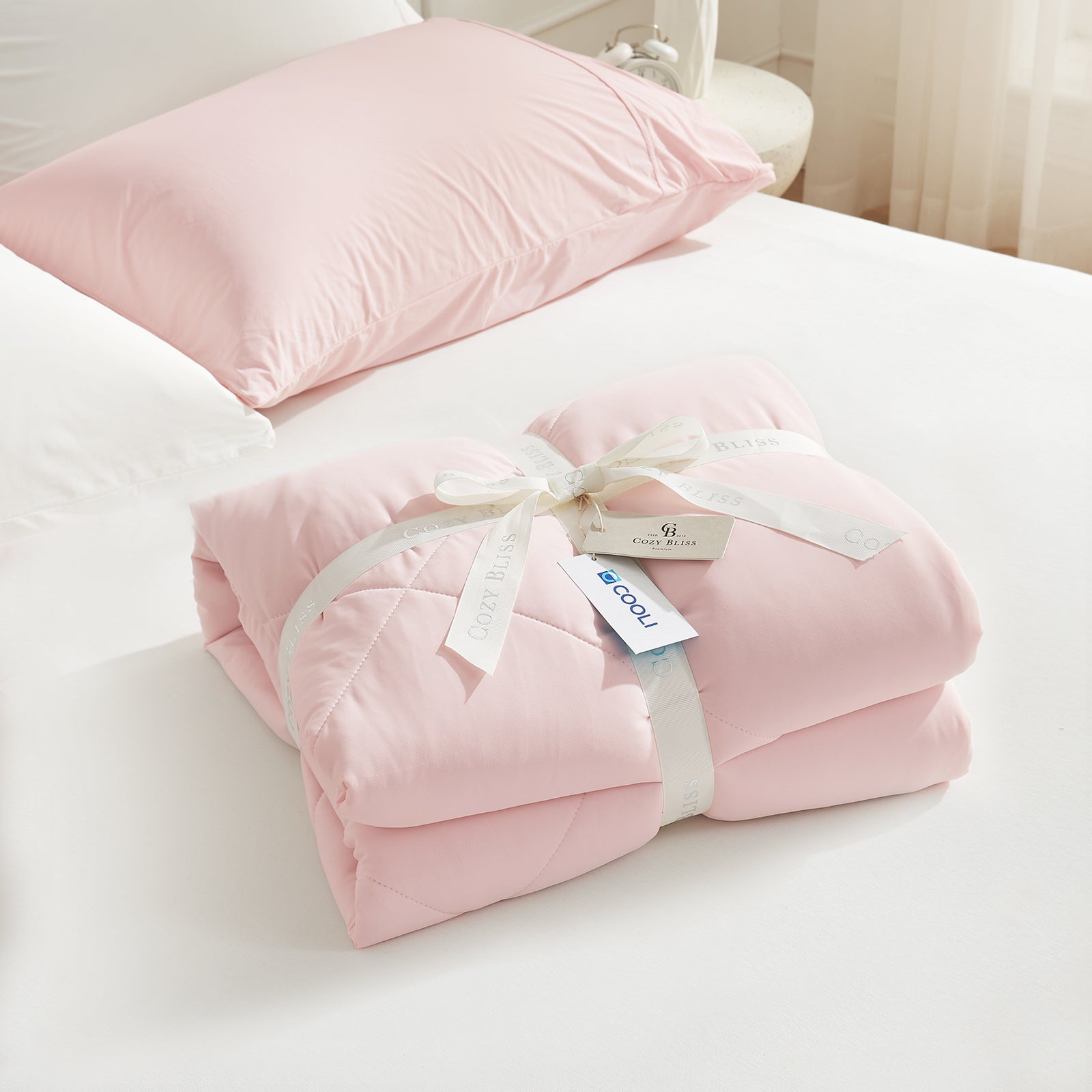 Cloud-Like Comforter With Japanese Cooling Fabric For Hot Sleepers
