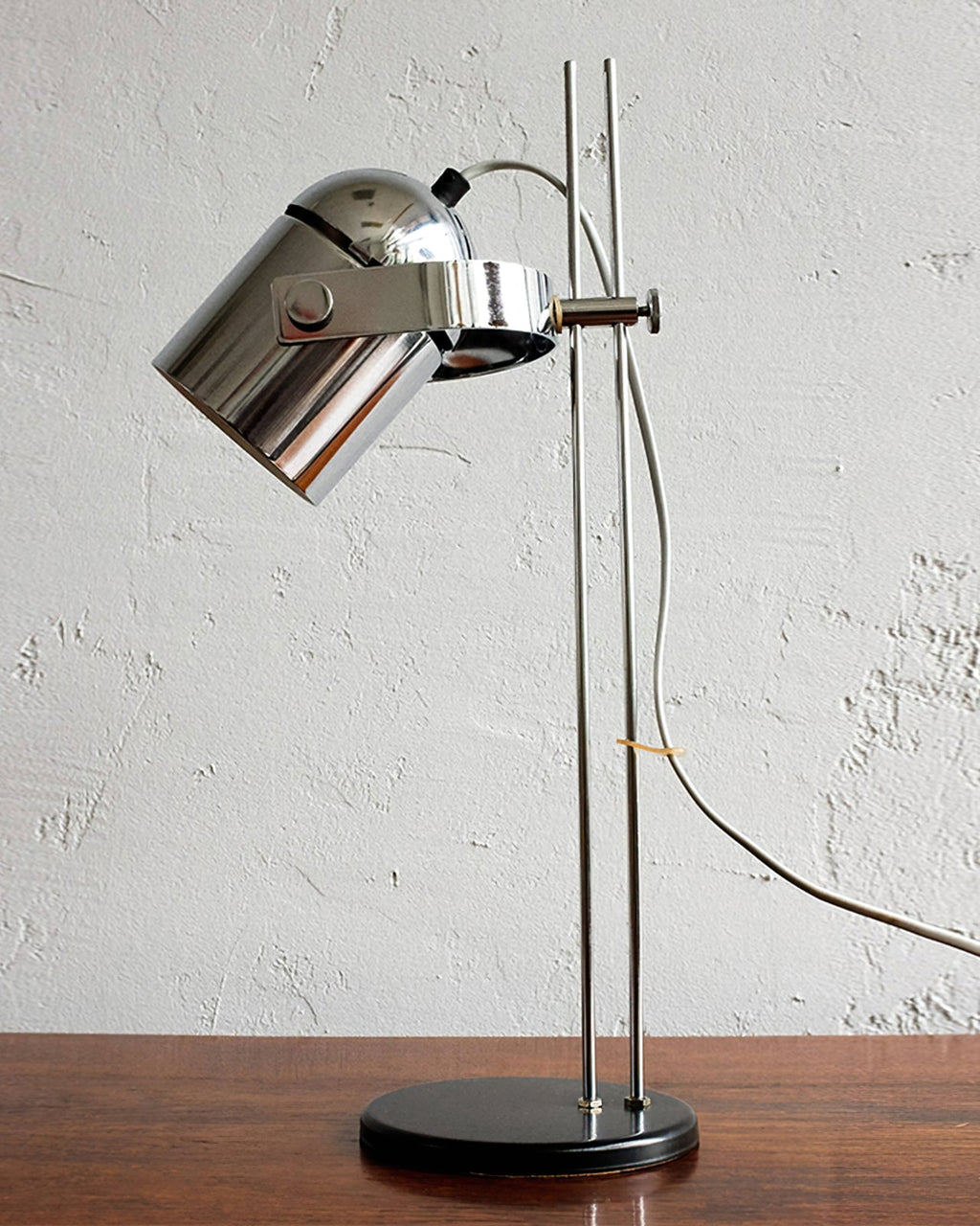 Aureli | Justerbar bordlampe med varmt stemningslys