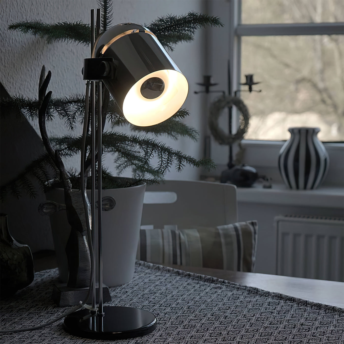 Aureli | Justerbar bordlampe med varmt stemningslys