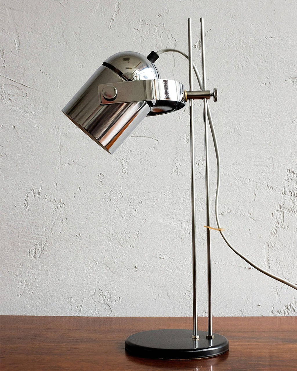 Aureli | Justerbar bordlampe med varmt stemningslys