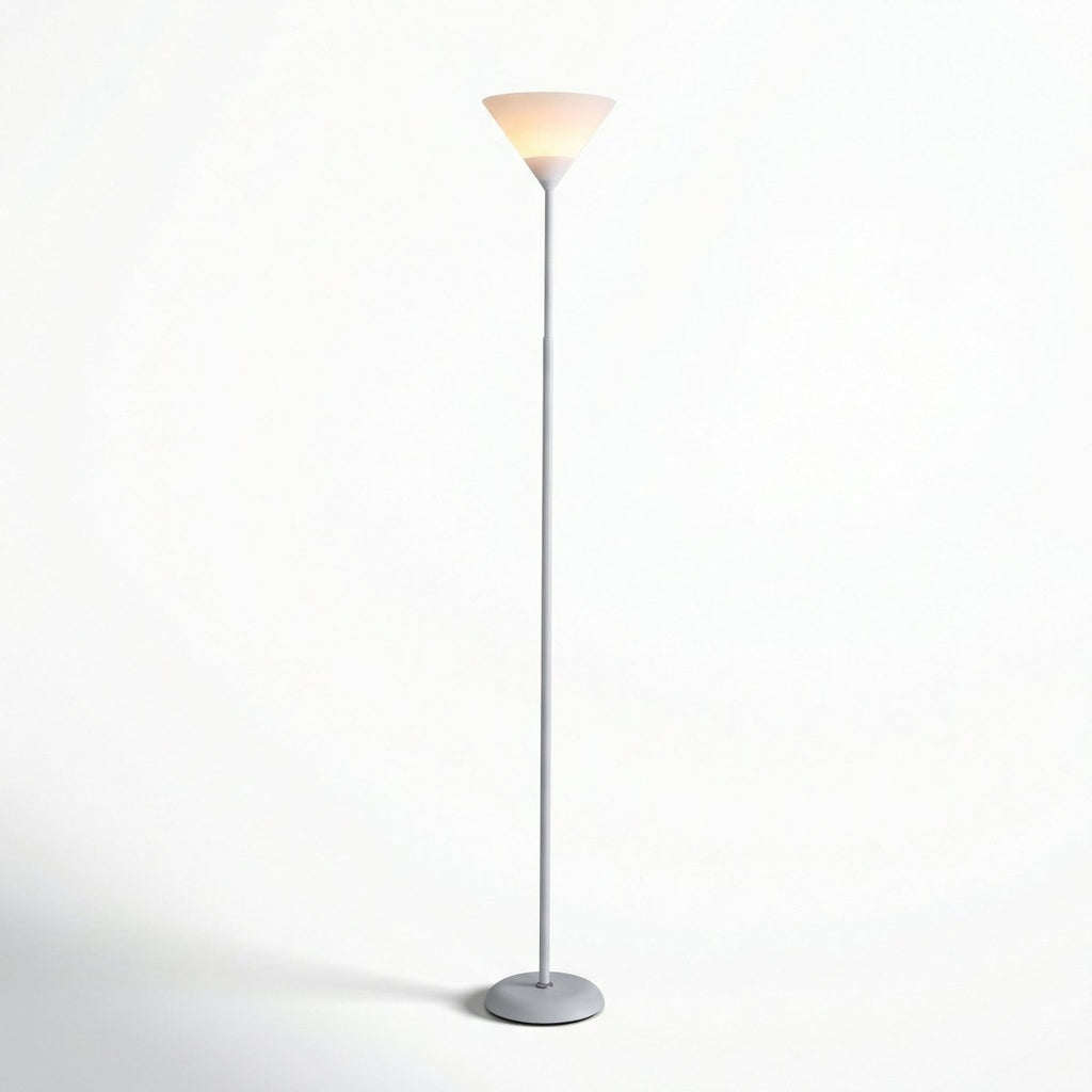 Moderne Stehlampe aus Metall mit verstellbarer Helligkeit