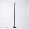 Moderne Stehlampe aus Metall mit verstellbarer Helligkeit