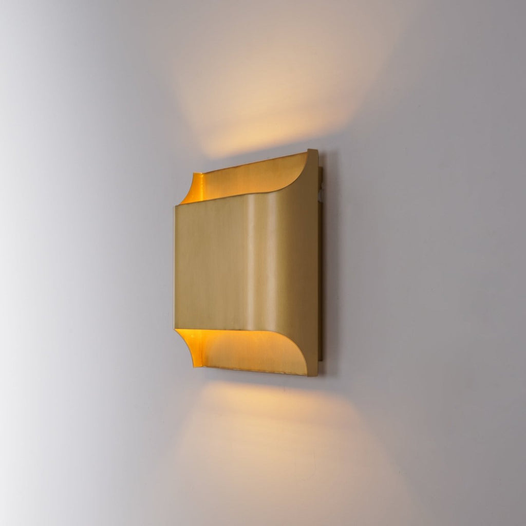 Messing-Wandleuchte mit sanftem LED-Bogen für Flure und Wohnzimmer