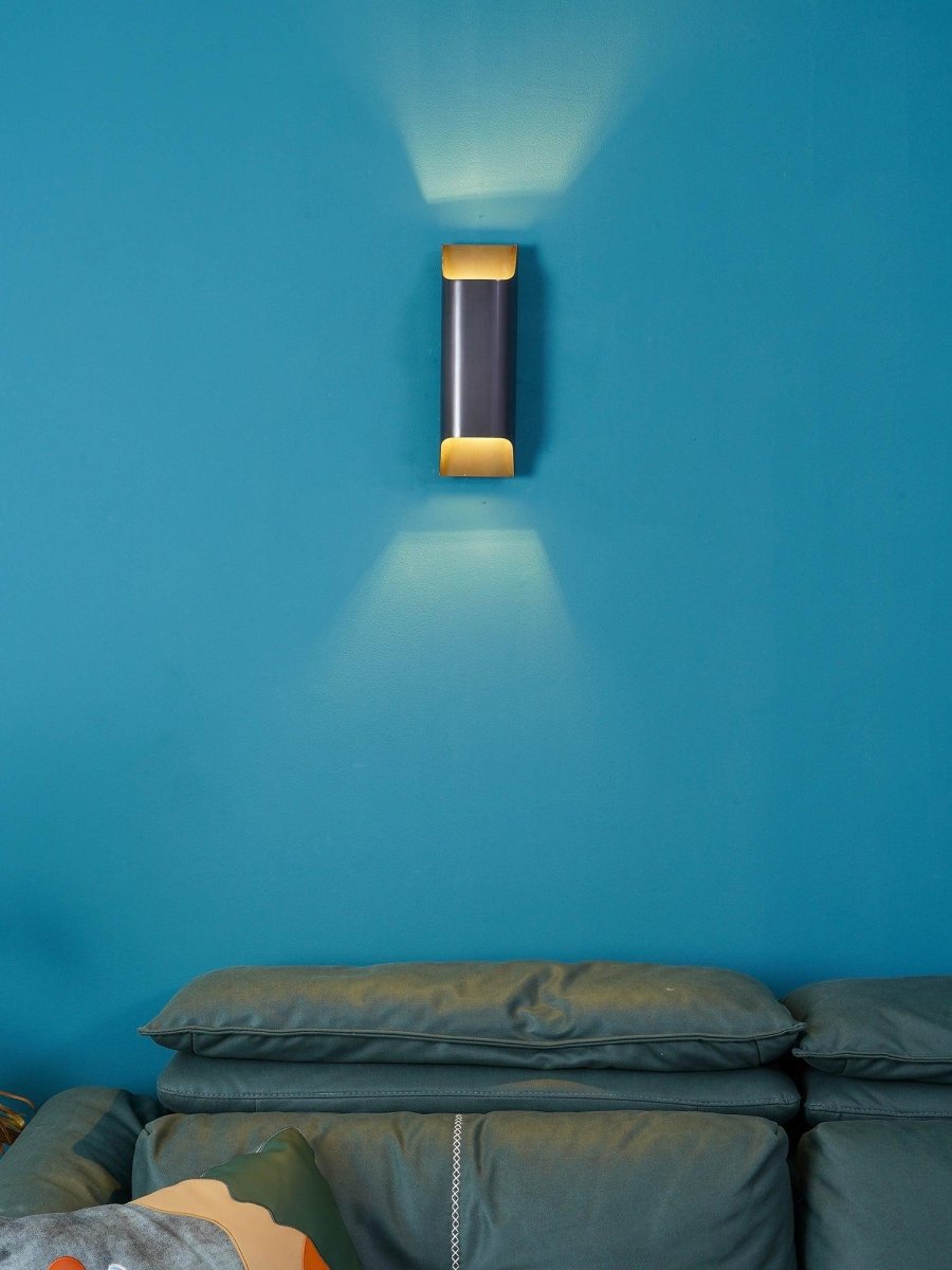 Messing-Wandleuchte mit sanftem LED-Bogen für Flure und Wohnzimmer