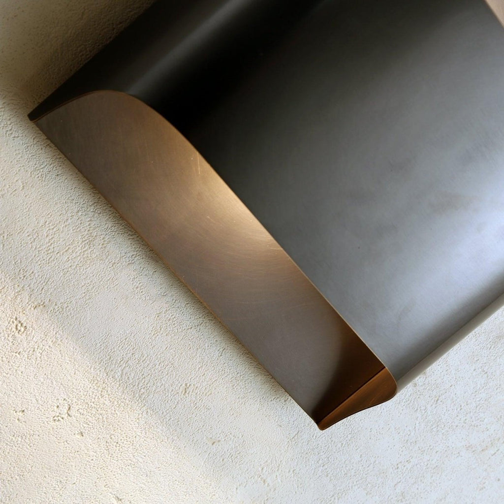 Messing-Wandleuchte mit sanftem LED-Bogen für Flure und Wohnzimmer