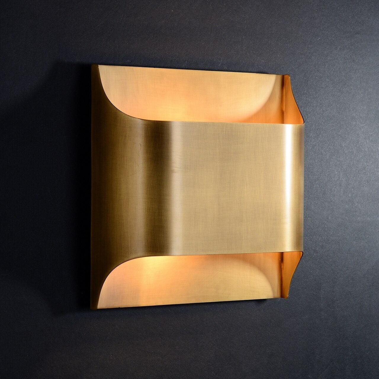 Messing-Wandleuchte mit sanftem LED-Bogen für Flure und Wohnzimmer