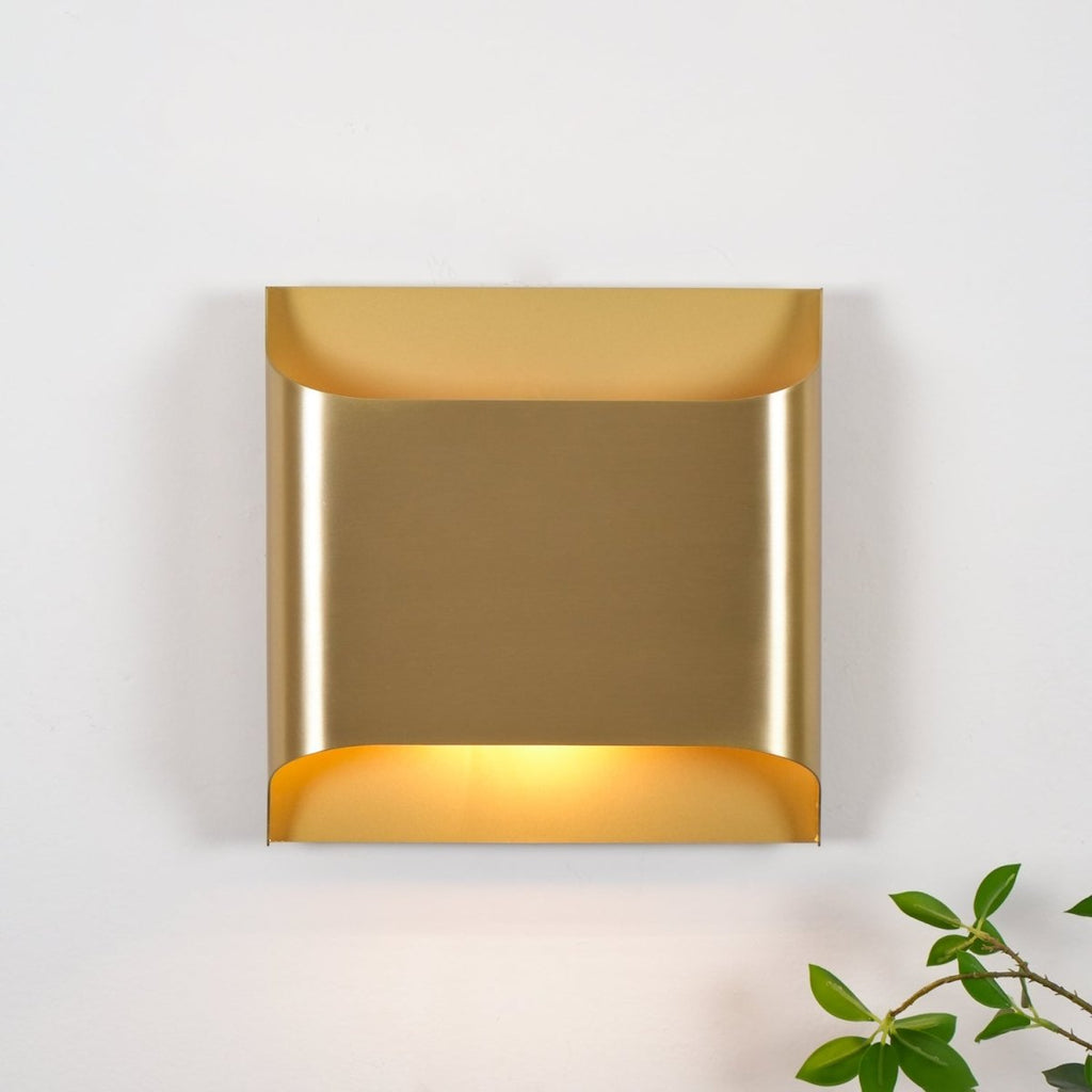 Messing-Wandleuchte mit sanftem LED-Bogen für Flure und Wohnzimmer
