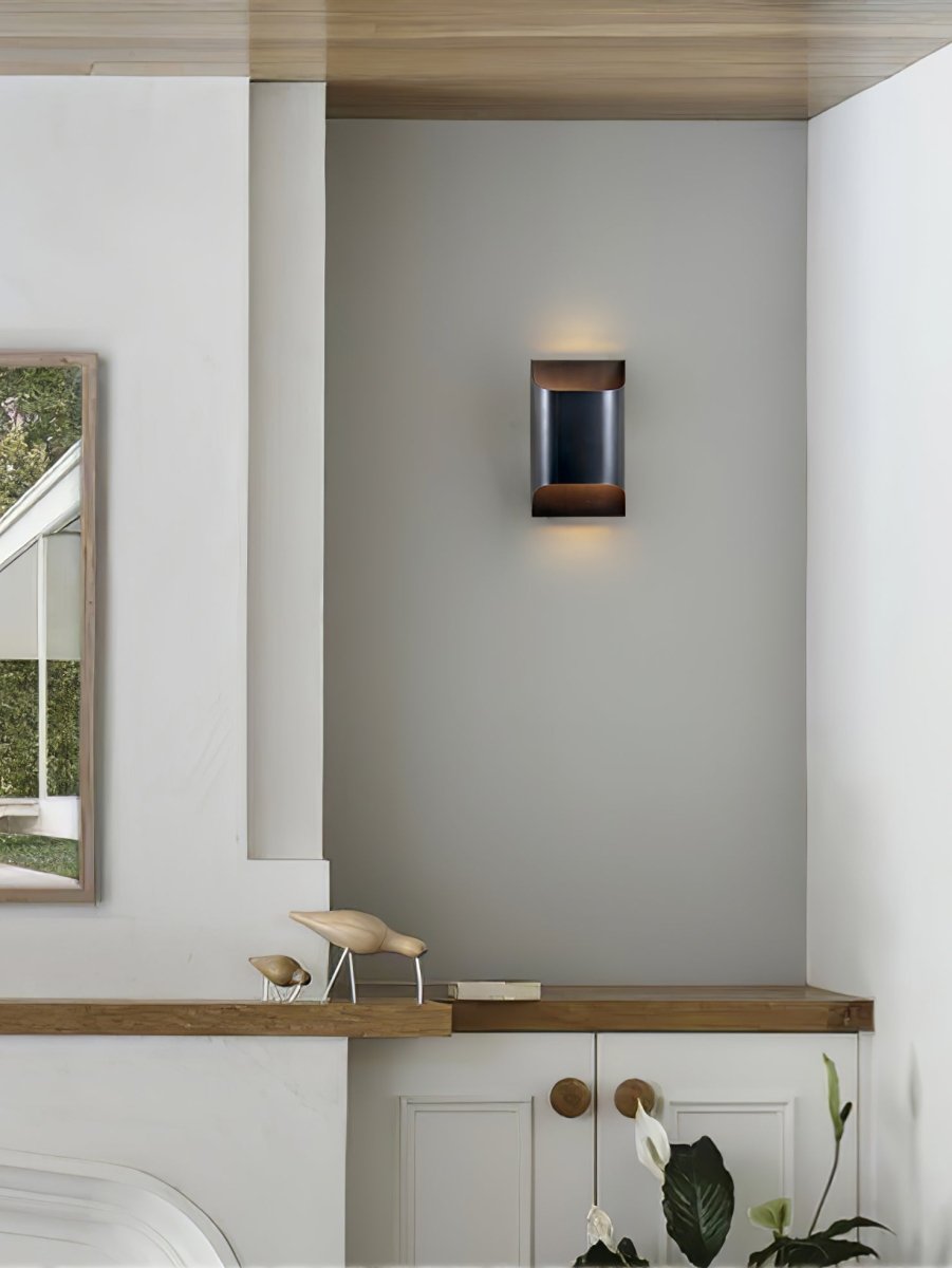 Messing-Wandleuchte mit sanftem LED-Bogen für Flure und Wohnzimmer